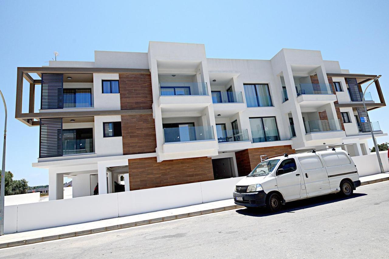 פאראלימני Golden Tree Apartment מראה חיצוני תמונה