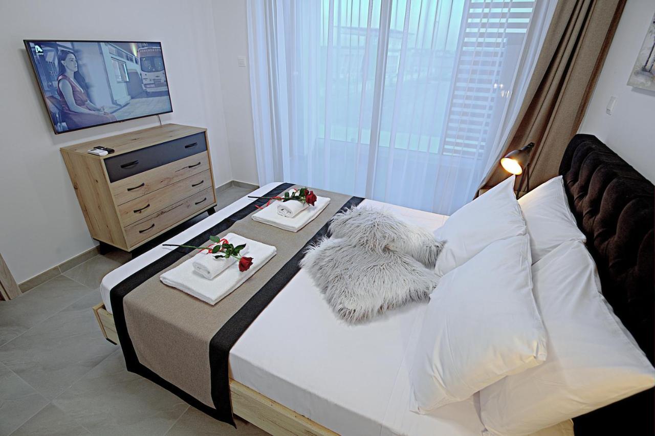 פאראלימני Golden Tree Apartment מראה חיצוני תמונה